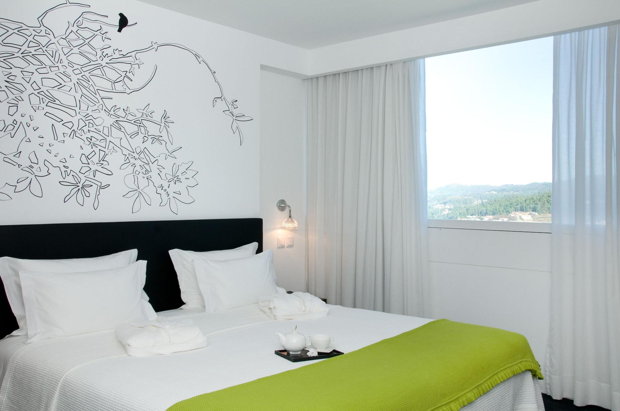 Open Village Sports Hotel & Spa Club Гимарайнш Экстерьер фото