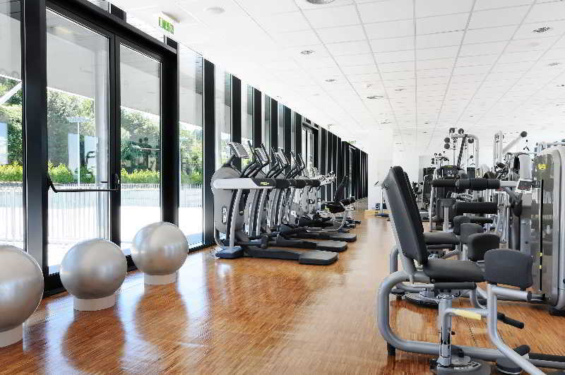 Open Village Sports Hotel & Spa Club Гимарайнш Экстерьер фото